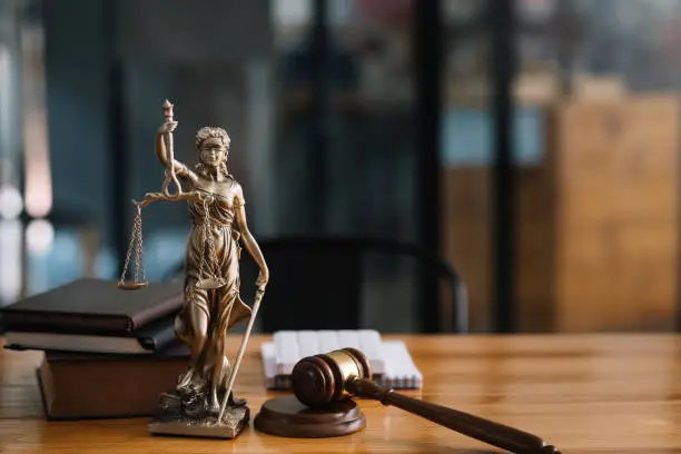 Legal services AL ITEZAN ADVOCATES